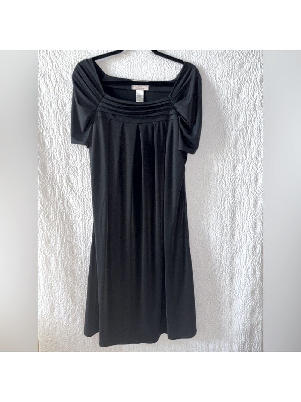 Mary McFadden Square Neck Short Sleeve Shift Dress